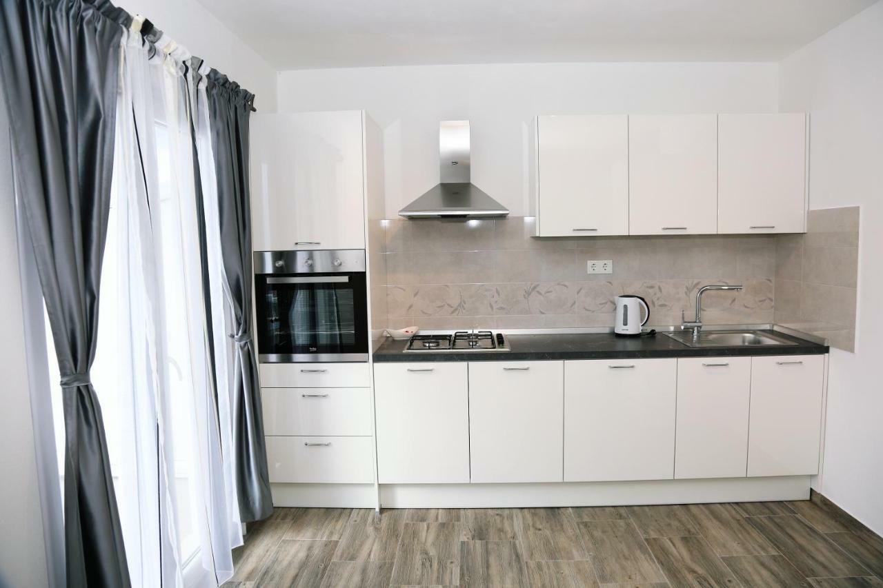 Apartments Tonia Br. 1 Zavalatica Dış mekan fotoğraf