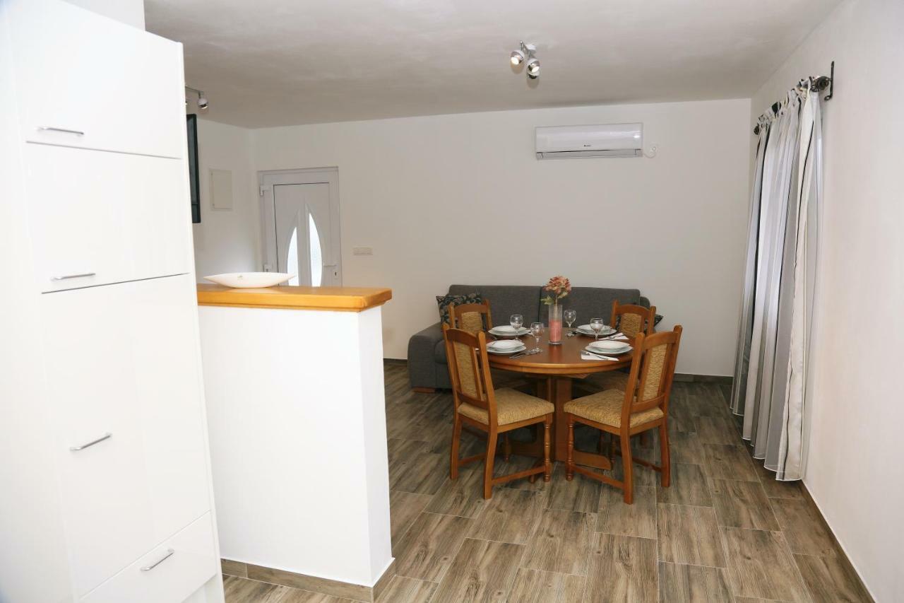 Apartments Tonia Br. 1 Zavalatica Dış mekan fotoğraf