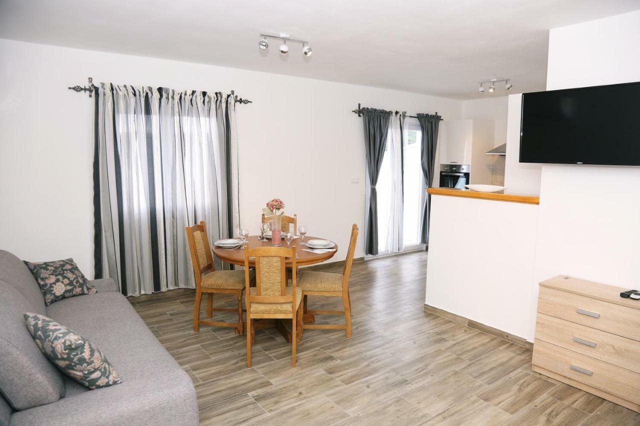 Apartments Tonia Br. 1 Zavalatica Dış mekan fotoğraf