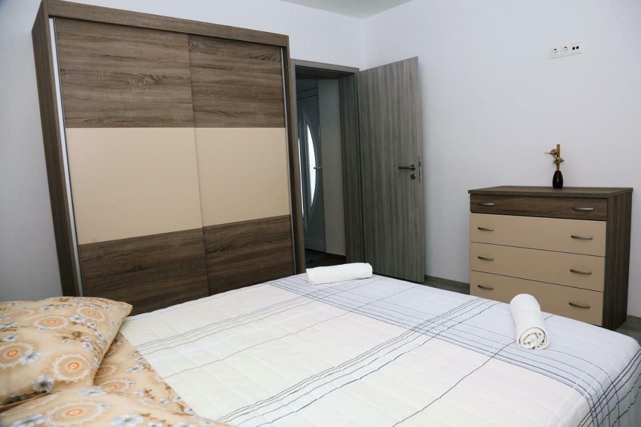 Apartments Tonia Br. 1 Zavalatica Dış mekan fotoğraf