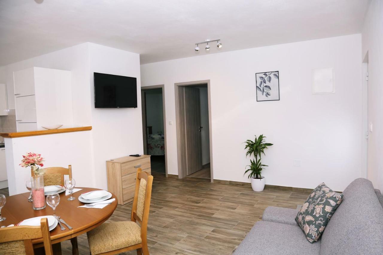 Apartments Tonia Br. 1 Zavalatica Dış mekan fotoğraf