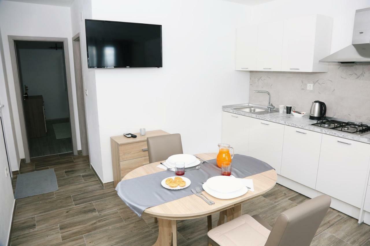 Apartments Tonia Br. 1 Zavalatica Dış mekan fotoğraf