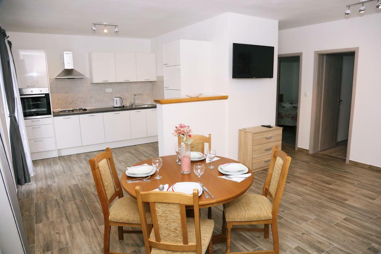 Apartments Tonia Br. 1 Zavalatica Dış mekan fotoğraf